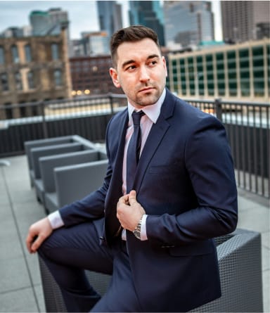 Фотография мужчины в костюме